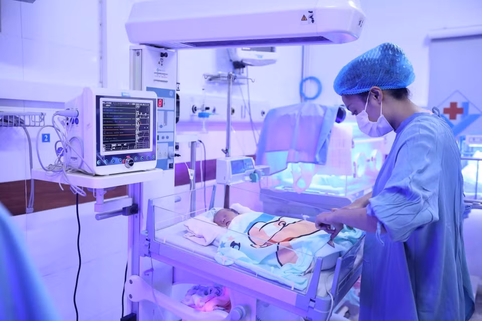 Gracias a la atención, dirección e inversión del Partido Comunista y el Estado de Vietnam, la atención médica a las madres y niños ha conquistado muchos logros importantes. (Foto: VNA) 