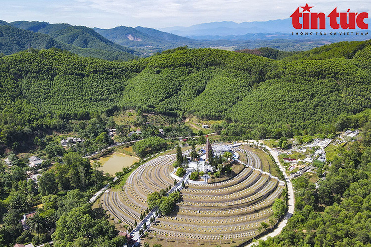 El Cementerio Nacional de Mártires de Nam es el lugar de entierro de los restos de mil 208 mártires. (Foto: VNA)