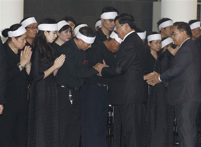 La delegación de Laos en la ceremonia está encabezada por el primer ministro, Thongloun Sisoulith (Fuente: VNA)