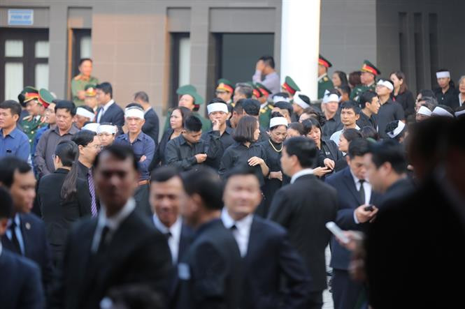 Las honras fúnebres dedicadas a Do Muoi se iniciaron esta mañana en la Casa Funeraria Nacional en Hanoi, con los actos del duelo nacional (Fuente: VNA)