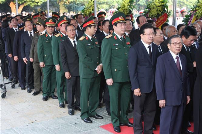 Las honras fúnebres dedicadas a Do Muoi se iniciaron esta mañana en la Casa Funeraria Nacional en Hanoi, con los actos del duelo nacional (Fuente: VNA)