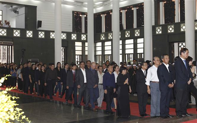 Pobladores vietnamitas rinden homenaje a Do Muoi (Fuente: VNA)