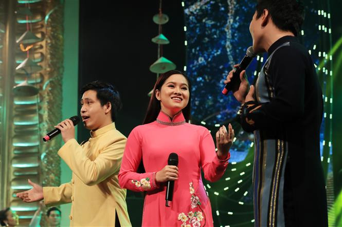 Cantantes en el evento (Foto: VNA)