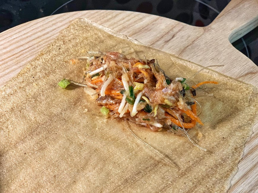 Para los turistas extranjeros este plato, que se sirve como un aperitivo, tiene especial exquisitez. (Foto: VNA)