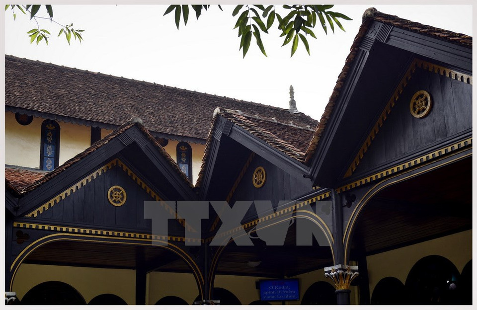 El techo de la iglesia diseñada según el de las casas tradicionales de la minoría étnica Ba Na (Fuente: VNA)