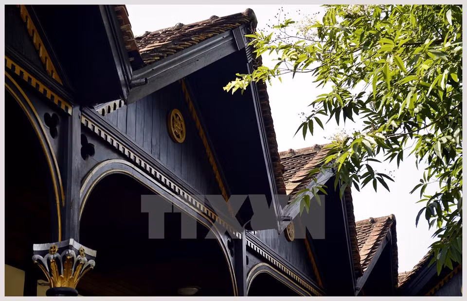 Nhập mô tả cho ảnhEl techo de la iglesia diseñada según el de las casas tradicionales de la minoría étnica Ba Na (Fuente: VNA)