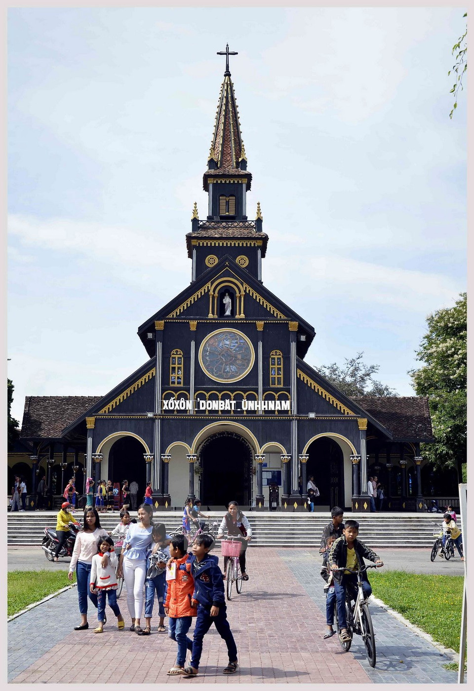 La torre de reloj de la iglesia (Fuente: VNA)