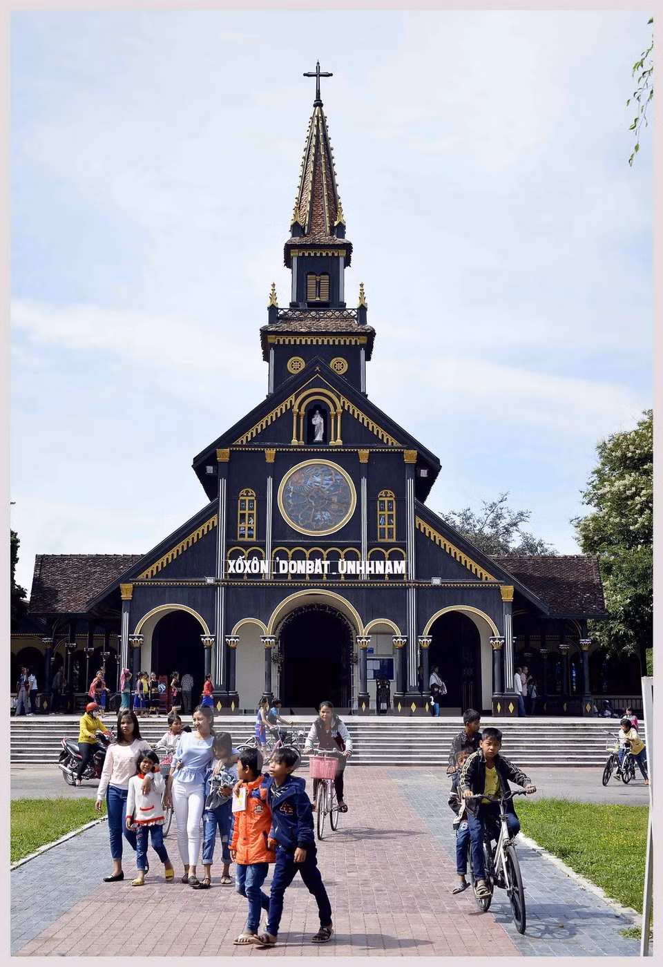 La torre de reloj de la iglesia (Fuente: VNA)