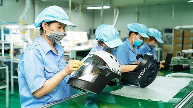 El casco protector Vihelm para prevenir el coronavirus entró en el top 10 de los Premios Internacionales a la Innovación iCAN 2020. Foto: VNA.