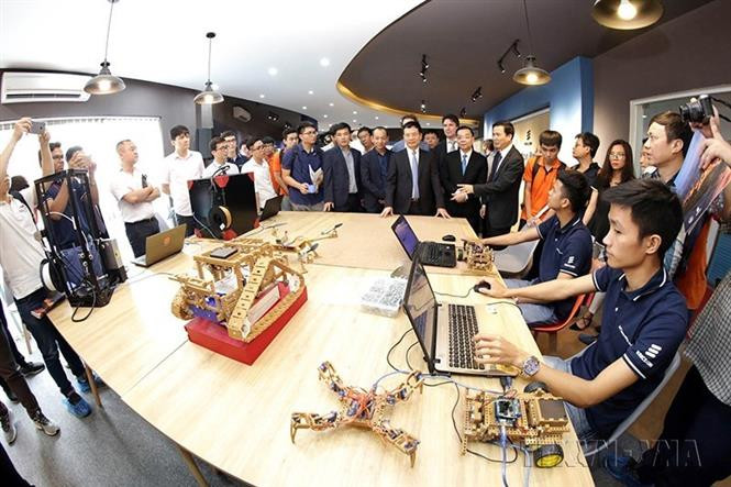 La ceremonia de lanzamiento del Centro de Internet de las cosas (IoT Innovation Hub), en el Parque de alta tecnología Hoa Lac, en Hanoi. Foto: VNA