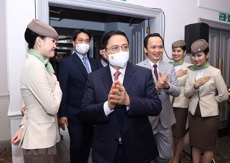El premier vietnamita en la ceremonia de inauguración de la ruta aérea directa entre Vietnam y el Reino Unido, operada por la aerolínea Bamboo Airways (Fuente: VNA)