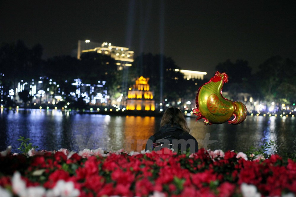 Frente a la Torre de la Tortuga, Lago Hoan Kiem (Fuente: VNA)