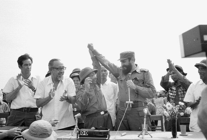 Fidel Castro en un mitin de saludo del pueblo de Quang Tri a la delegación cubana.(Foto: VNA)