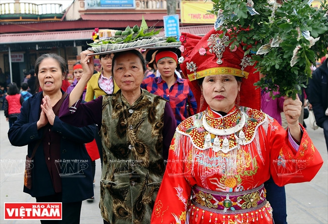 Ofrendas en el Festival de Phu Day (Fuente: VNA)