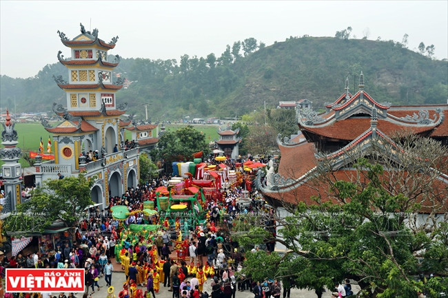 La procesión en la pagoda de Tien Huong (Fuente: VNA)
