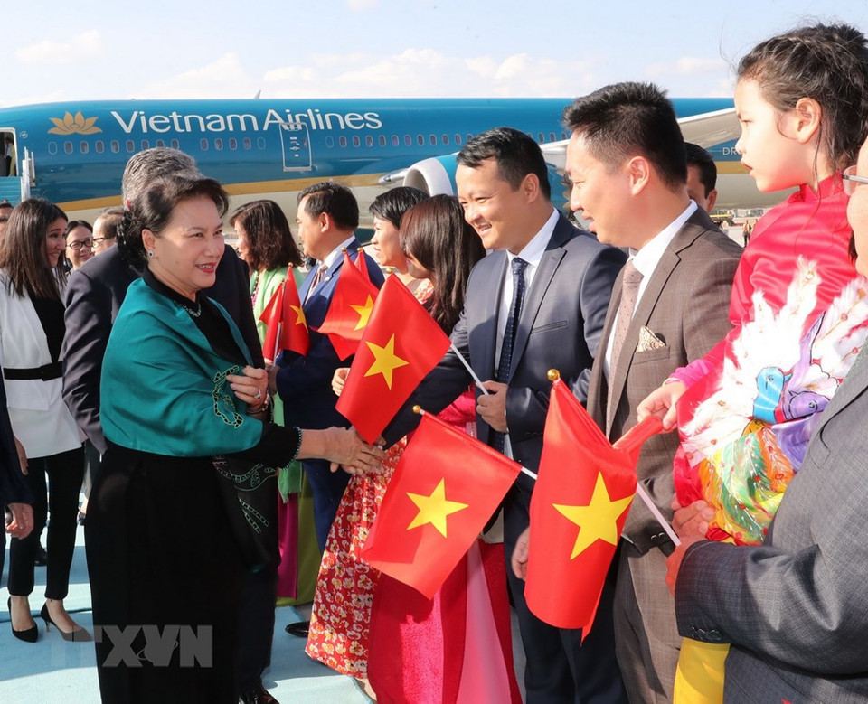 La presidenta parlamentaria vietnamita en el aeropuerto internacional Esenboga (Fuente: VNA)