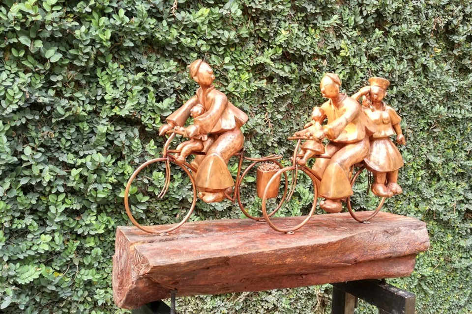 Escultura “Mercado vespertino”