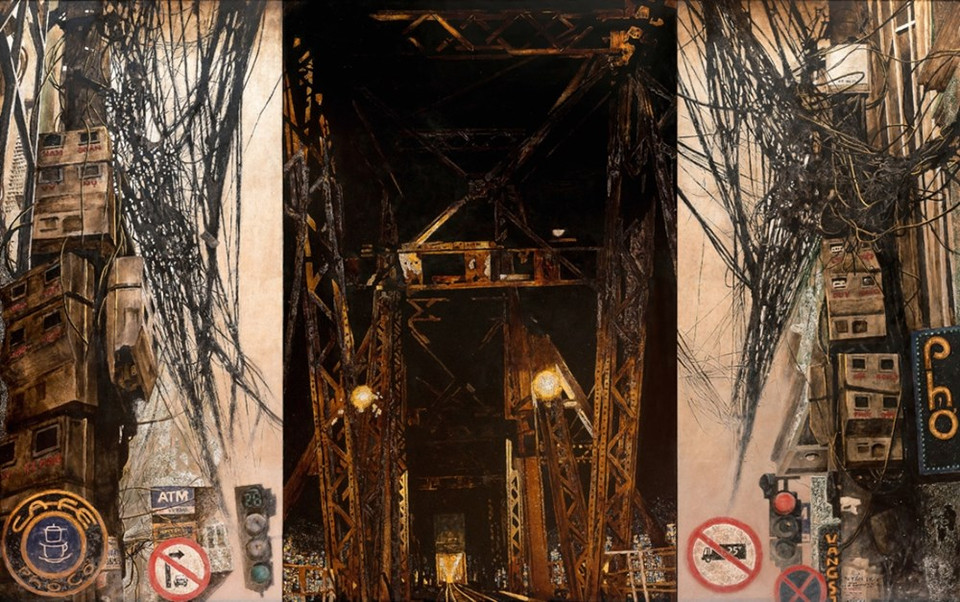 “¡Hanoi! Hanoi” retrata una capital antigua, con cables eléctricos enmarañados y el centenario puente Long Bien. 