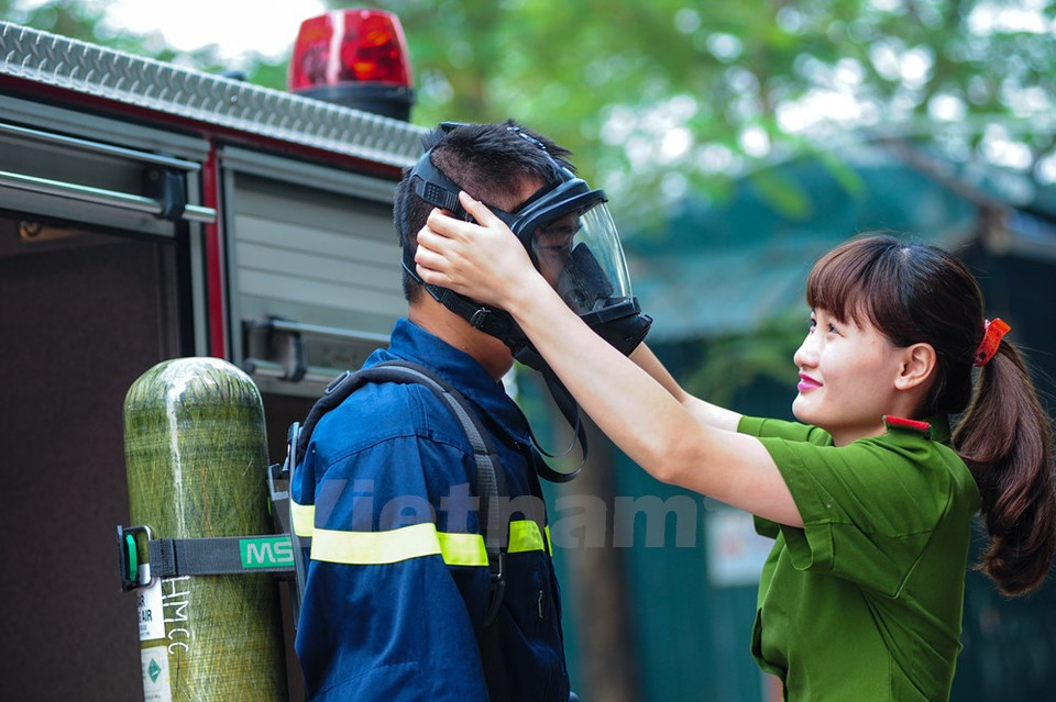 “Es un honor para mí formar parte de las unidades que trabajan para mantener la seguridad del pueblo,” dijo Thanh Hoa.