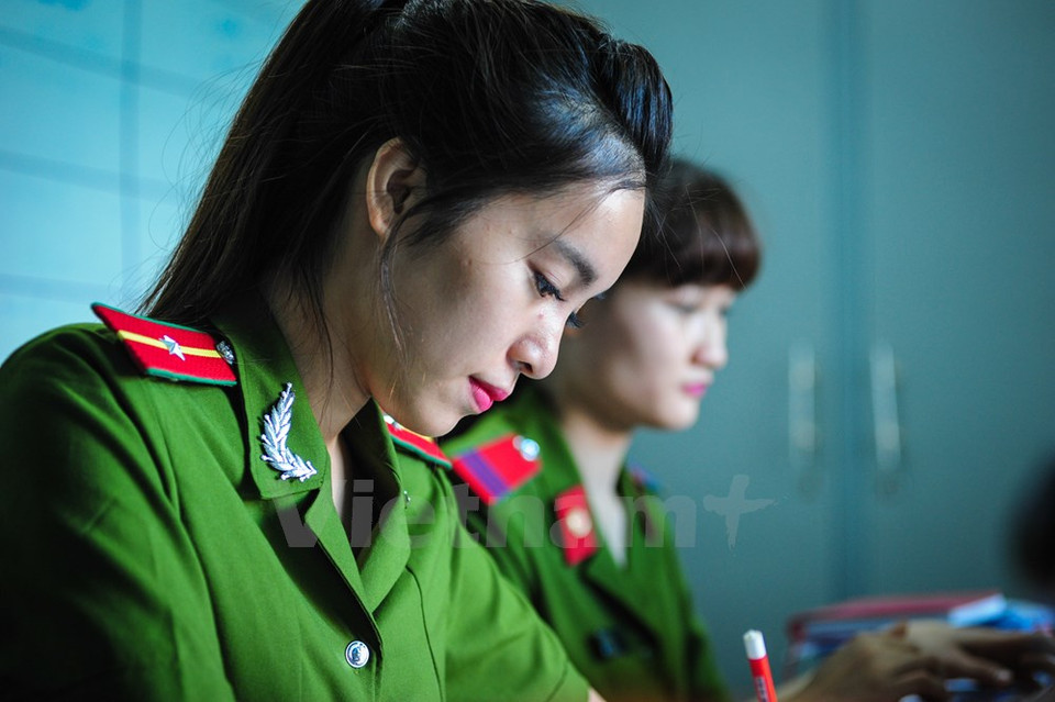 El capitán de la brigada del distrito Hoang Mai, Tran Khac Tuan, dijo que las mujeres son factores efectivos en la divulgación a la comunidad sobre la prevención y lucha contra incendios. 