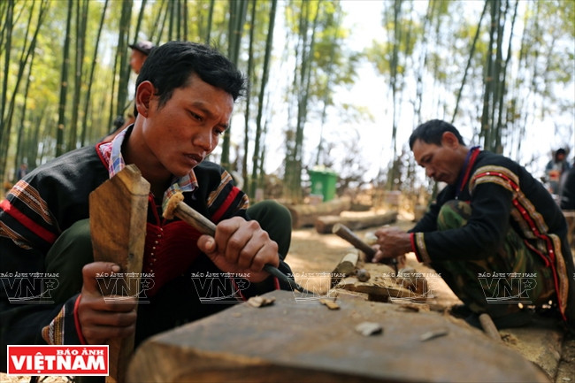 La tecnica de los escultores de Tay Nguyen es aún más ingenioso hoy en día. Foto: Khanh Long