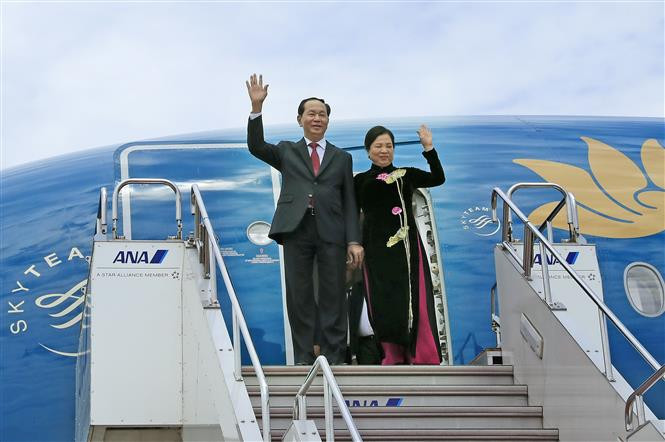 El presidente de Vietnam, Tran Dai Quang, y su esposa llegaron a Japón, para iniciar una visita estatal de cinco días, en momentos en que las dos naciones celebran el 45 aniversario de las relaciones bilaterales (Fuente: VNA)