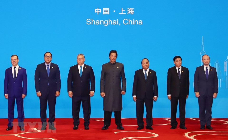 El primer ministro de Vietnam, Nguyen Xuan Phuc, y otros dirigentes participantes (Fuente: VNA)