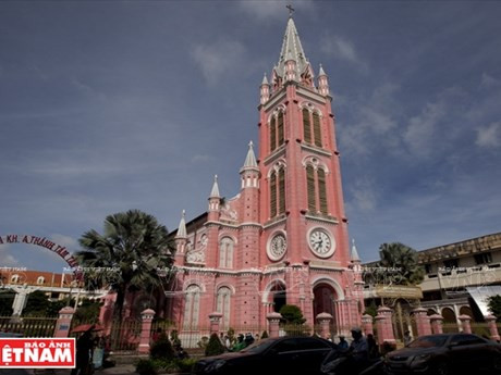 La iglesia Tan Dinh pertenece a la parroquia de Tan Dinh (Fuente: VNA)