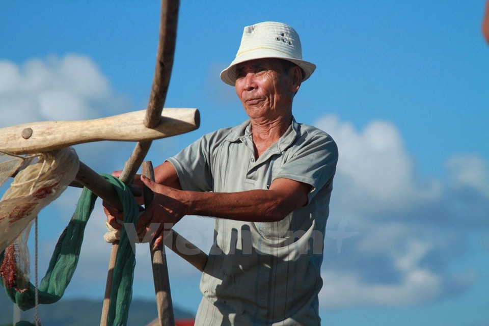 A los 80 años de edad, Pham Ngoc Thuc sigue “partiendo para la caza” cada vez que “echa de menos al mar”.