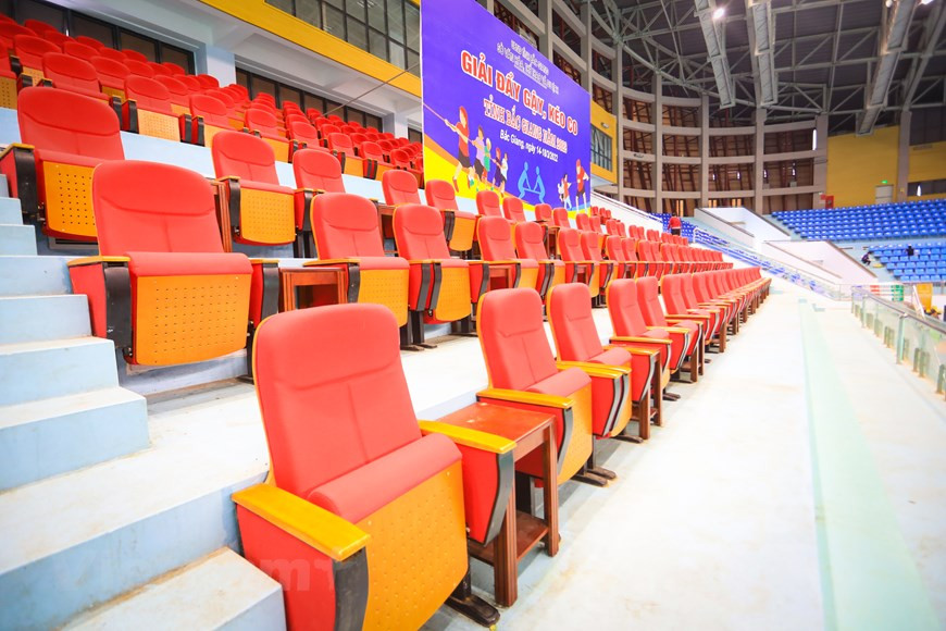 La provincia vietnamita de Bac Giang tiene un total de dos mil 237 sitios históricos y culturales, cuatro de los cuales han sido nombrados reliquias nacionales especiales, 101 nacionales y 604 provinciales; y conserva también tres tesoros nacionales, 12 patrimonios culturales intangibles nacionales y más de 700 festivales tradicionales. Muchos de sus sitios y pueblos tienen un gran potencial para el desarrollo turístico, como Dong Cao en el distrito de Son Dong, Cam Son y Khuon Than Lakes en el distrito de Luc Ngan, y pueblos del antiguo canto "Quan Ho", en la orilla izquierda del río Cau. Bac Giang cuenta con varios productos agrícolas especiales, entre ellos, lichis, naranjas y pomelos "Thieu" de Luc Ngan, té de la aldea de Yen The, entre otros (Fuente: Vietnam+)