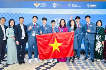 Delegación vietnamita en la Olimpiada Internacional de Ciencia Juvenil (Foto: VNA)