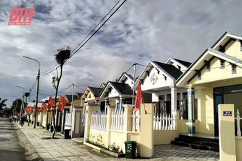 Casas recién construidas para los pobladores en la aldea de Lam Dat, comuna de Thieu Vu, distrito de Thieu Hoa. (Foto: baothanhhoa.vn)