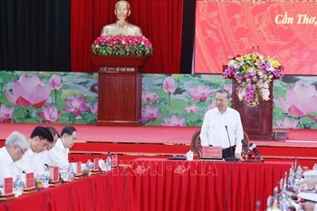 El secretario general del Partido Comunista de Vietnam, To Lam, interviene en la cita (Foto: VNA)