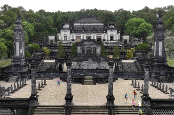 Tumba de Khai Dinh, obra arquitectónica singular de la dinastía Nguyen