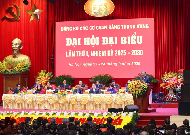 El evento cuenta con la participación de 293 delegados oficiales en representación de más de 8.700 miembros del Partido de 14 organizaciones partidistas subordinadas. (Foto: VNA) vna-potal-tien-toi-dai-hoi-xiv-cua-dang-dai-hoi-dai-bieu-dang-bo-cac-co-quan-dang-trung-uong-lan-thu-nhat-nhiem-ky-2025-2030-8293388.jpg