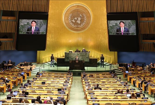 El presidente de Vietnam, Luong Cuong, pronuncia un importante discurso en el Debate General del 80.º período de sesiones de la Asamblea General de la ONU con el mensaje central: “Honrando el valor de la paz, transformaciones audaces para crear un futuro sostenible". (Foto: VNA) vna-potal-chu-tich-nuoc-phat-bieu-tai-phien-thao-luan-chung-cap-cao-dai-hoi-dong-lhq-khoa-80-stand.jpg