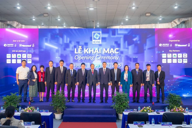 La ceremonia inaugural de la Exposición Internacional de Electrónica y Electrodomésticos Inteligentes en Vietnam.(Fuente: VNA) img-2911.jpg
