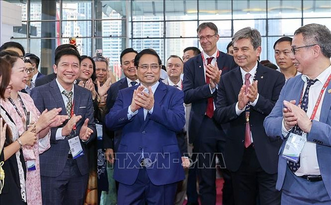 El primer ministro de Vietnam, Pham Minh Chinh, en el Congreso Mundial 2025 de la Federación Internacional de Asociaciones de Agentes de Transporte (FIATA). (Foto: VNA) pham-minh-chinh.jpg