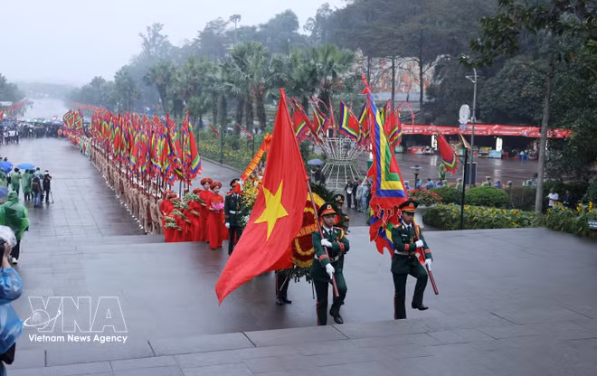 vnanet-gio-to-hung-vuong-le-hoi-den-hung-2025-7957637.jpg