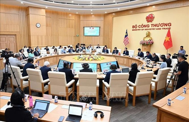 La cuarta reunión del Comité Comercial Mixto Vietnam-Malasia, celebrada en Hanoi el 9 de julio de 2024 (Foto: VNA) la-cuarta-reunion-del-comite-comercial-mixto-vietnam-malasia-celebrada-en-hanoi-el-9-de-julio-de-2024.jpg
