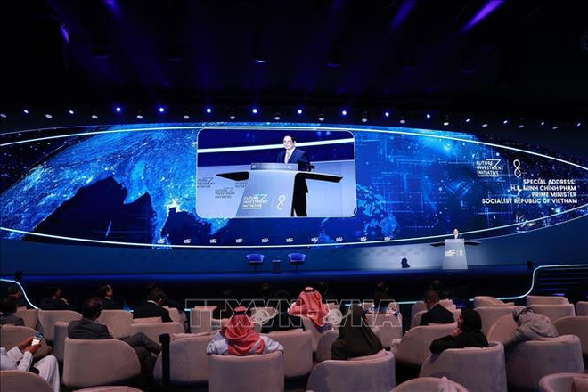 El primer ministro vietnamita, Pham Minh Chinh, pronunció un discurso en la octava edición de la Iniciativa de Inversión Futura (FII) en Arabia Saudita hình_ảnh (77).jpg