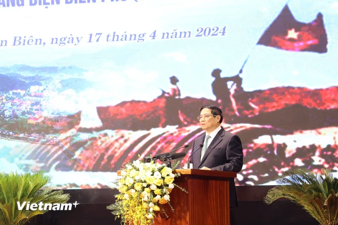 Durante la cita, el primer ministro Minh Chinh resaltó la victoria de Dien Bien Phu como un triunfo de la valentía, la inteligencia y el heroísmo revolucionario vietnamita, gracias al liderazgo y la dirección estratégica correcta, creativa e ingeniosa del Partido y del Presidente Ho Chi Minh, junto con la capacidad del General Vo Nguyen Giap. (Fuente:Vietnamplus) Sin título.png