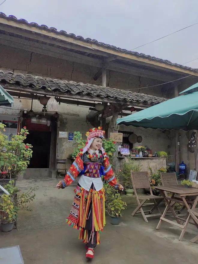 La joven de la minoría étnica de Lo Lo, Diu Thi Huong. (Fuente:VNA) diu-thi-huong-2-2199.webp