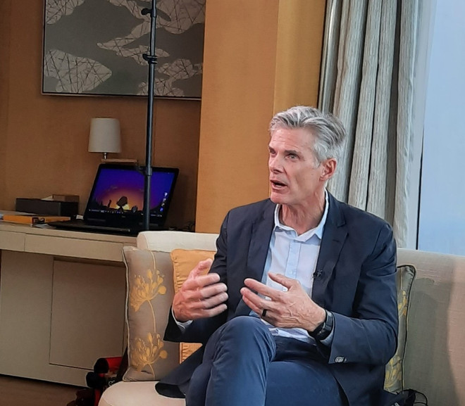 El profesor de Historia en la Universidad Estatal de San Diego, Estados Unidos, Pierre Asselin, en la entrevista. (Fuente:VNA) Giáo_sư_Lịch_sử_Pierre_Asselin_tại_Đại_học_Bang_San_Diego_của_Mỹ._Ảnh_TTXVN.jpg