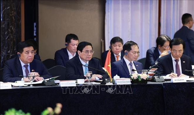 El primer ministro vietnamita en el evento. (Fuente:VNA) han-quoc3-1724.jpg