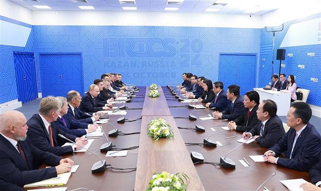 El primer ministro Pham Minh Chinh mantuvo conversaciones con el presidente ruso Vladimir Putin. (Foto: VNA) vna_potal_thu_tuong_pham_minh_chinh_gap_tong_thong_lien_bang_nga_vladimir_putin_7669412.jpg