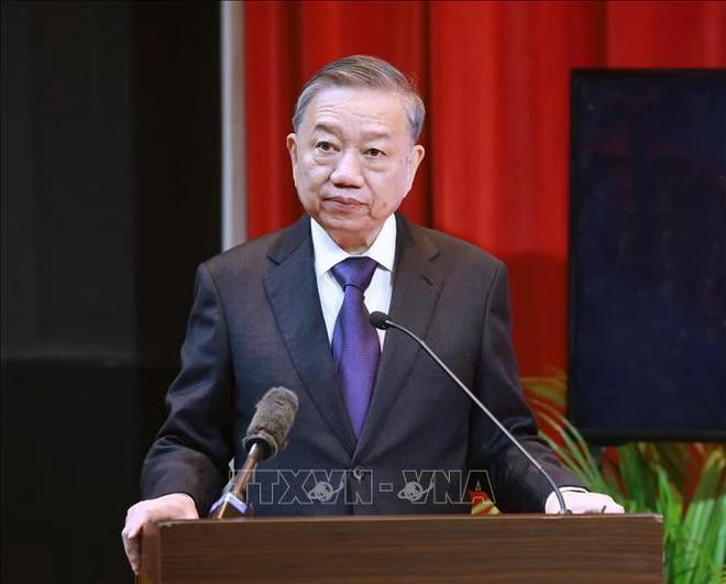 El secretario general del Partido Comunista de Vietnam, To Lam, pronuncia un discurso político en la Universidad de Malaya (Fuente: VNA) to-lam-315.jpg.webp