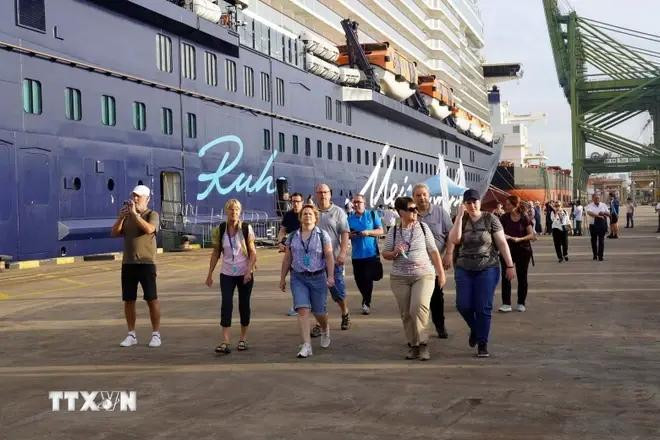 Turistas a la provincia de Ba Ria-Vung Tau. (Foto: VNA) 4.webp