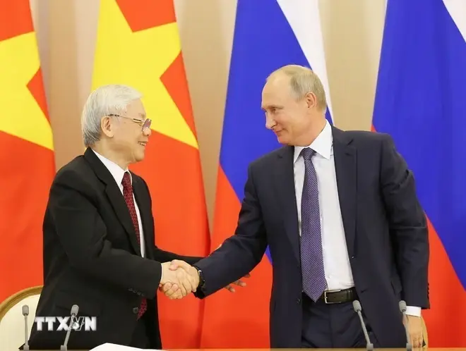 El presidente ruso, Vladimir Putin, sostuvo conversaciones con el secretario general del Partido Comunista de Vietnam, Nguyen Phu Trong, quien realizó una visita oficial a la Federación de Rusia (Sochi, 6 de septiembre de 2018). (Fuente:VNA) Sin título.pngpl.png