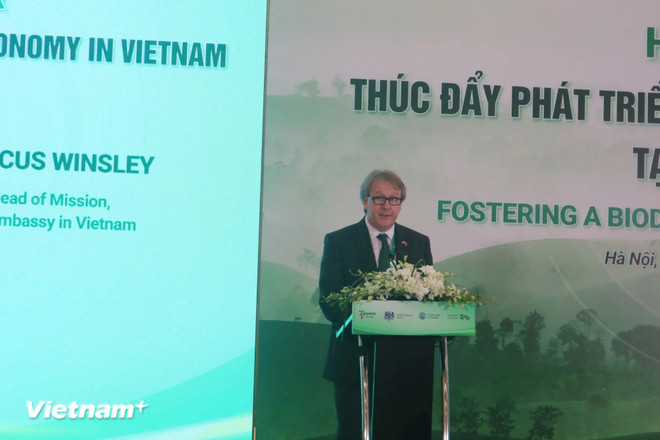 En la conferencia habló el embajador adjunto del Reino Unido en Vietnam, Marcus Winsley. (Foto: Vietnam+) pho-dai-su-anh-1931.jpg (1).webp